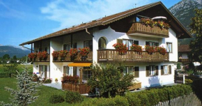 Отель Apartments- und Ferienhaus Anton  Гармиш-Партенкирхен